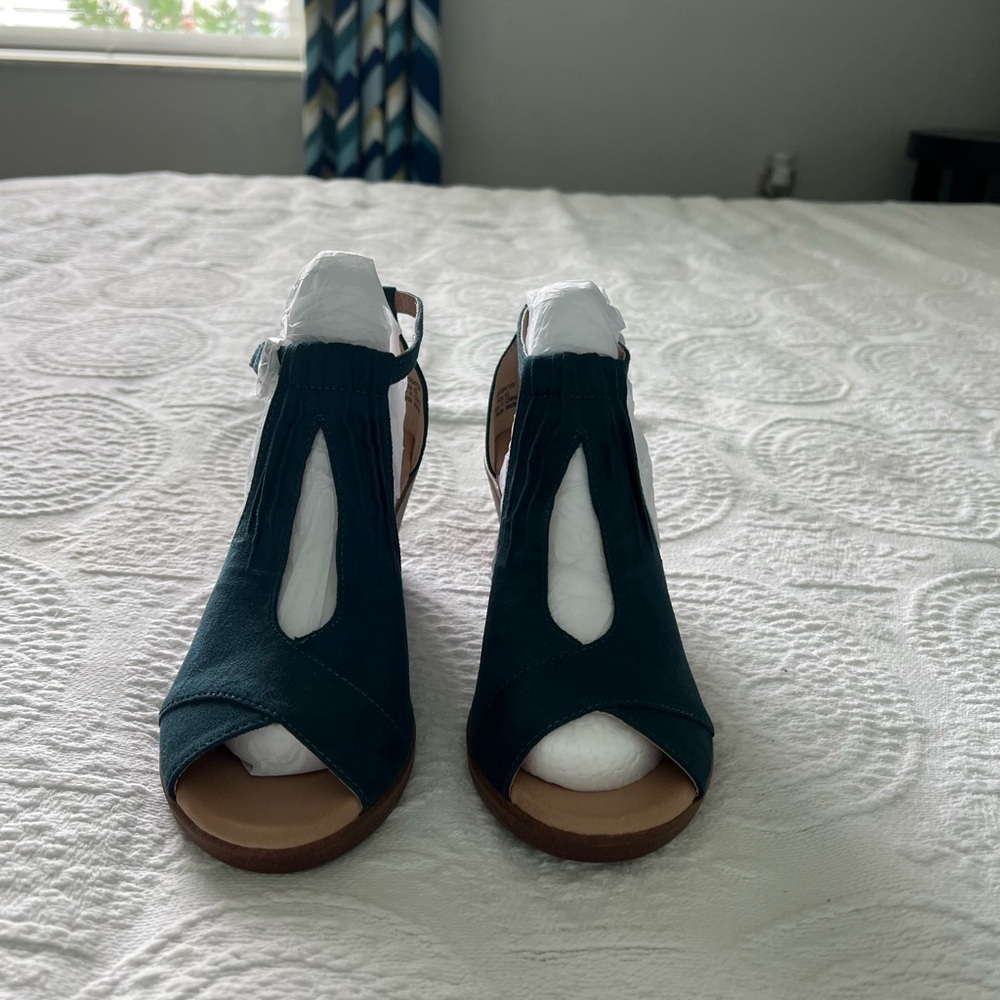 Journey Collection Women Blue Kenzie Comfort Soles, Wedge Sandals, Size 61/2 M . - Picture 1 of 9